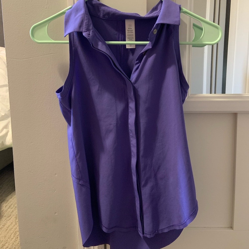sleeveless collared shirt